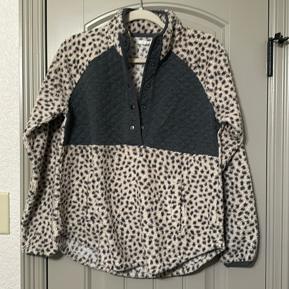 Maurices Fleece Pullover Medium